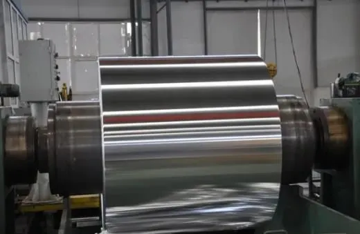 Kodumajapidamises kasutatav alumiiniumfooliumi tagasikerimis- ja lõikamismasin